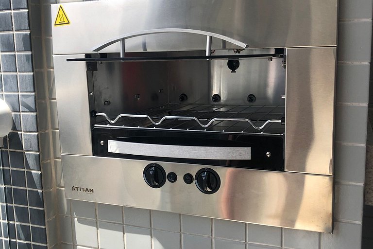 Apartamento no Boqueirão, Perto Praia com Piscina