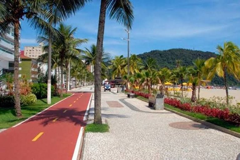 Apartamento no Boqueirão, Perto Praia com Piscina