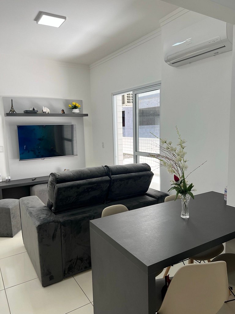 Apto Charmoso com Sacada Gourmet na melhor Praia