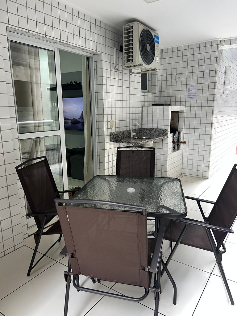 Apto Charmoso com Sacada Gourmet na melhor Praia