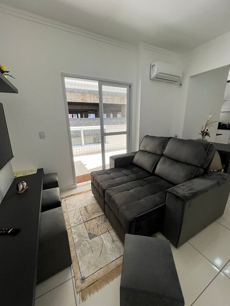 Apto Charmoso com Sacada Gourmet na melhor Praia