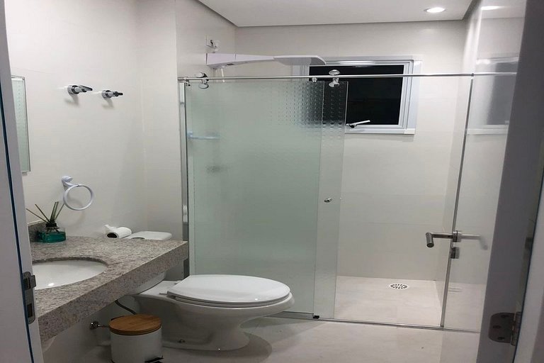 Apartamento no Boqueirão, Perto Praia com Piscina